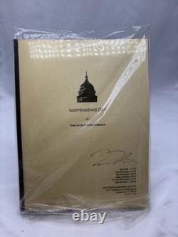 Dean Devlin Signed Full 137 Page Independence Day Movie Script Autographed