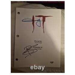 IT Replica Movie Script Autographed by Andy Muschietti & Bill Skarsgard PSA/DNA